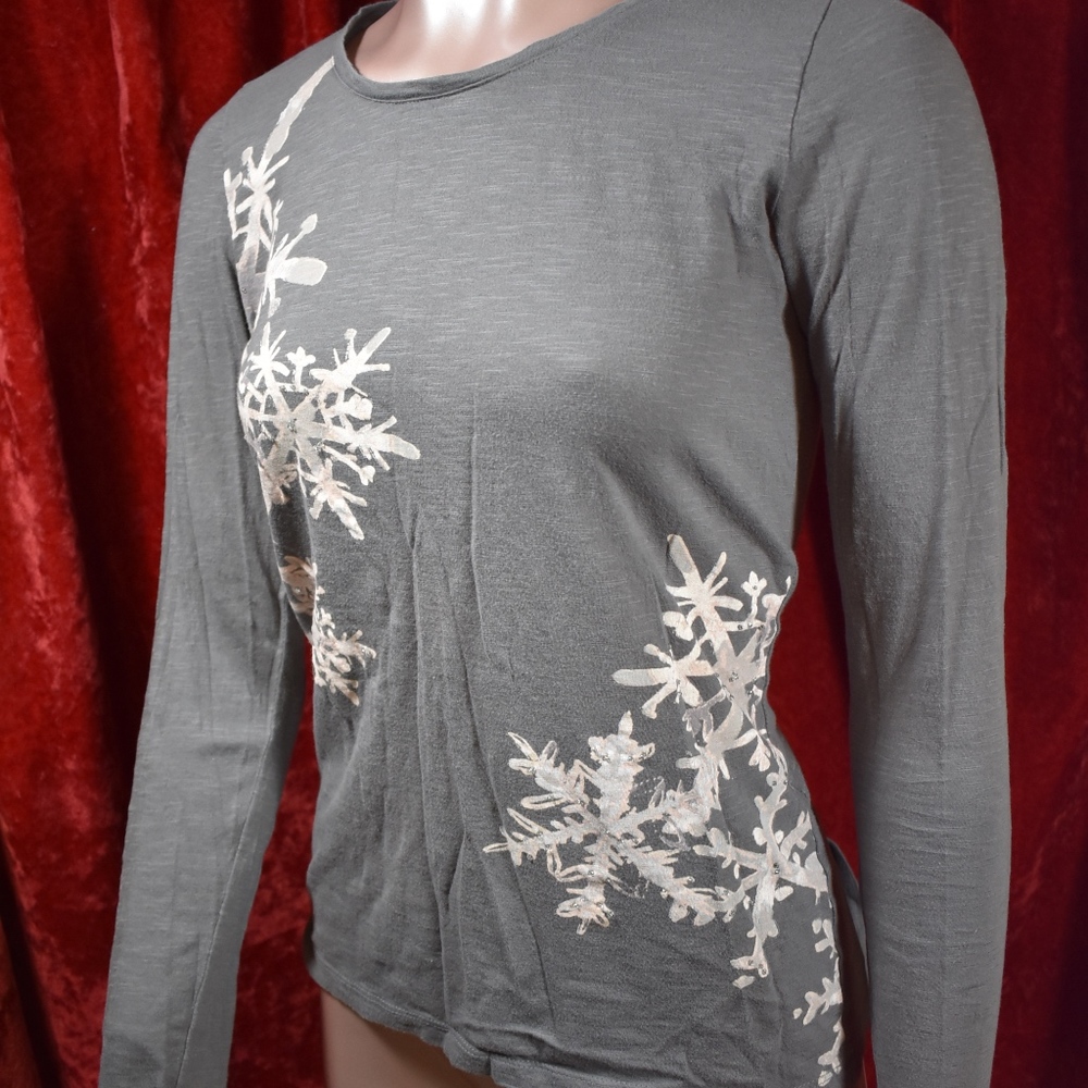 Ann Taylor LOFT Snowflake Silver Bead Long Sleeve